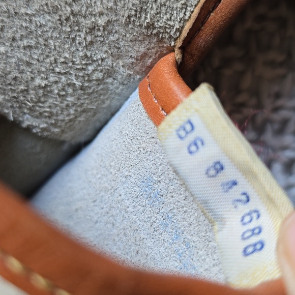 Dooney and Bourke vintage equestrian style bag - Picture 16 of 17